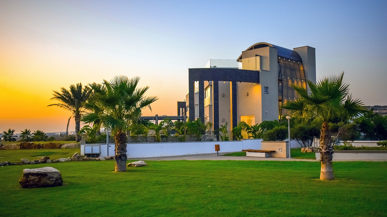 discover your paradise with our luxurious beachfront villas, where stunning ocean views, private access to pristine beaches, and top-notch amenities await you. experience the ultimate getaway and indulge in relaxation and tranquility by the sea.